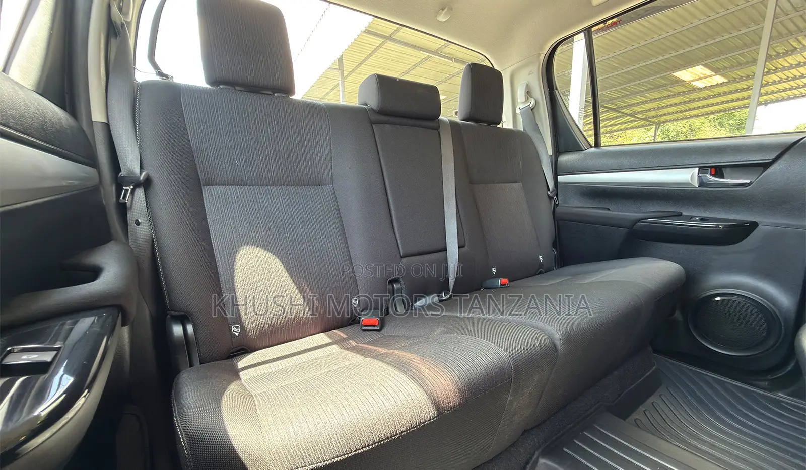 Toyota Hilux 2021 Black