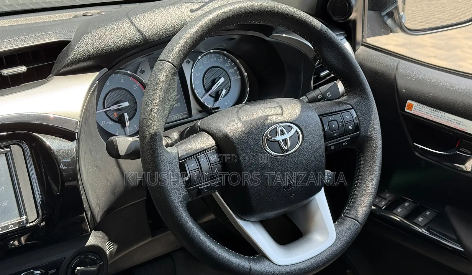 Toyota Hilux 2021 Black