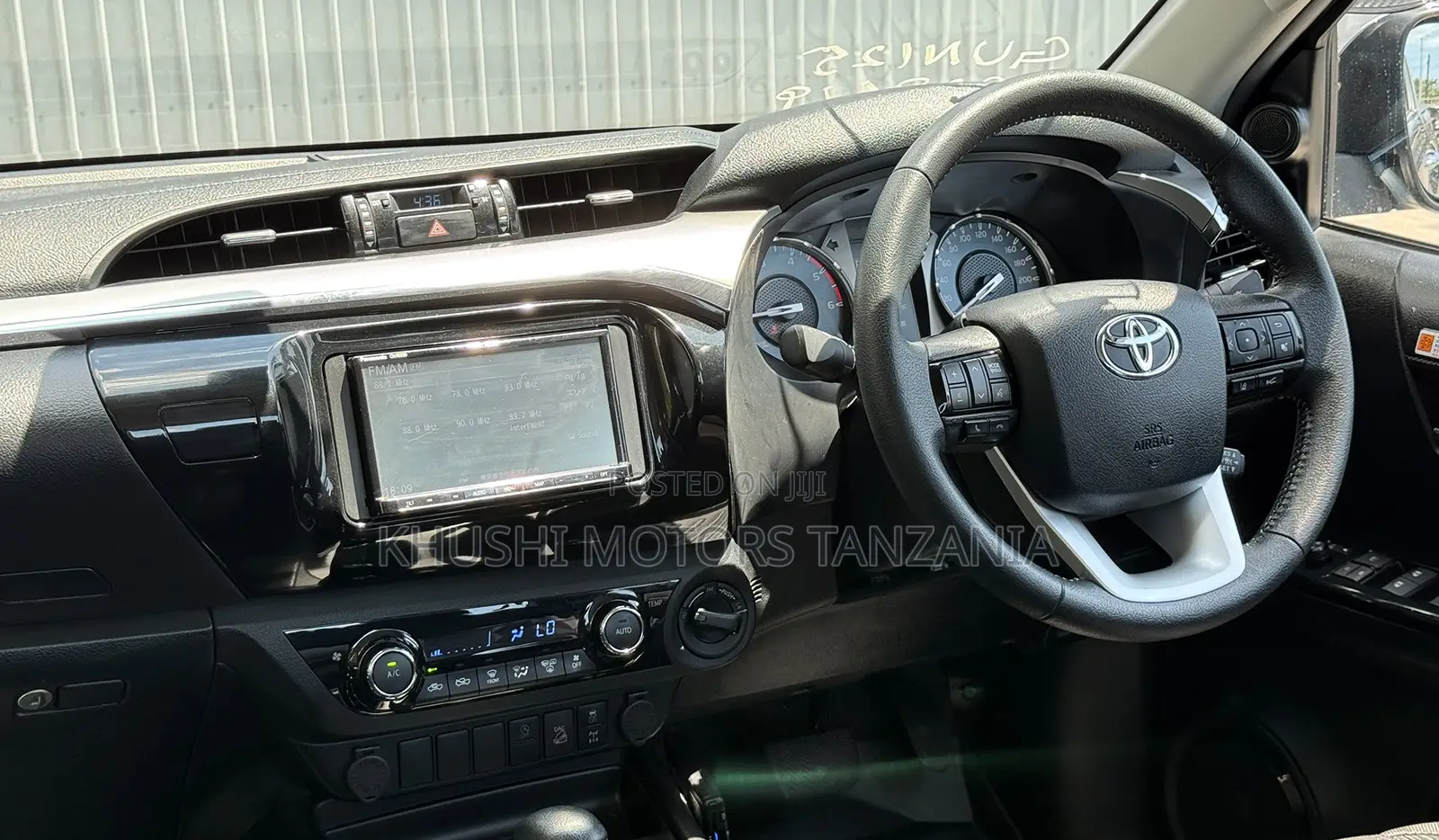 Toyota Hilux 2021 Black
