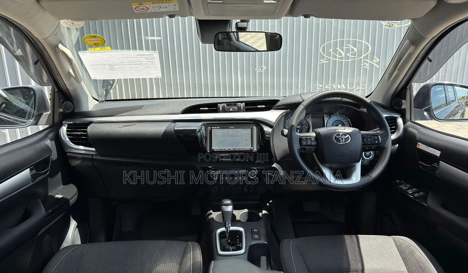 Toyota Hilux 2021 Black