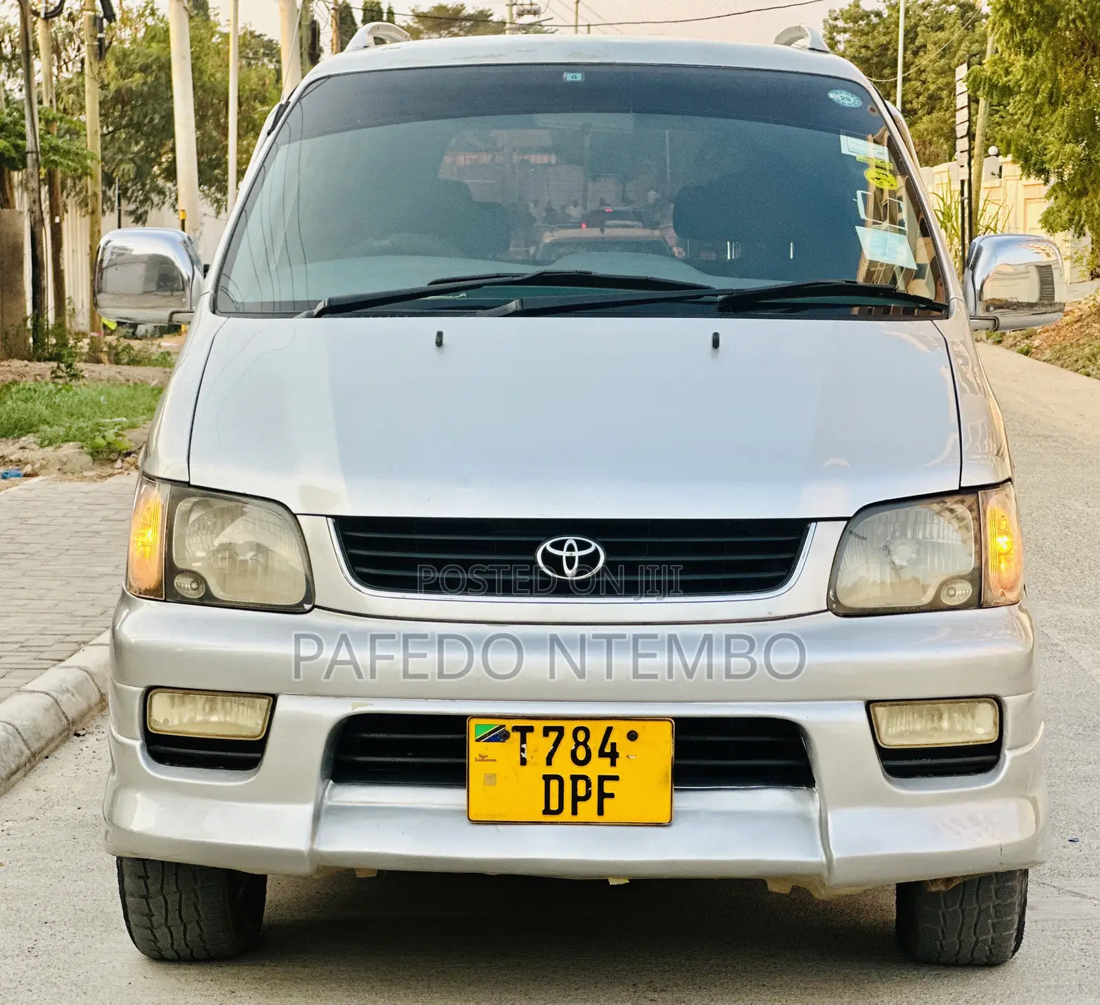 Toyota Noah 2003 Silver