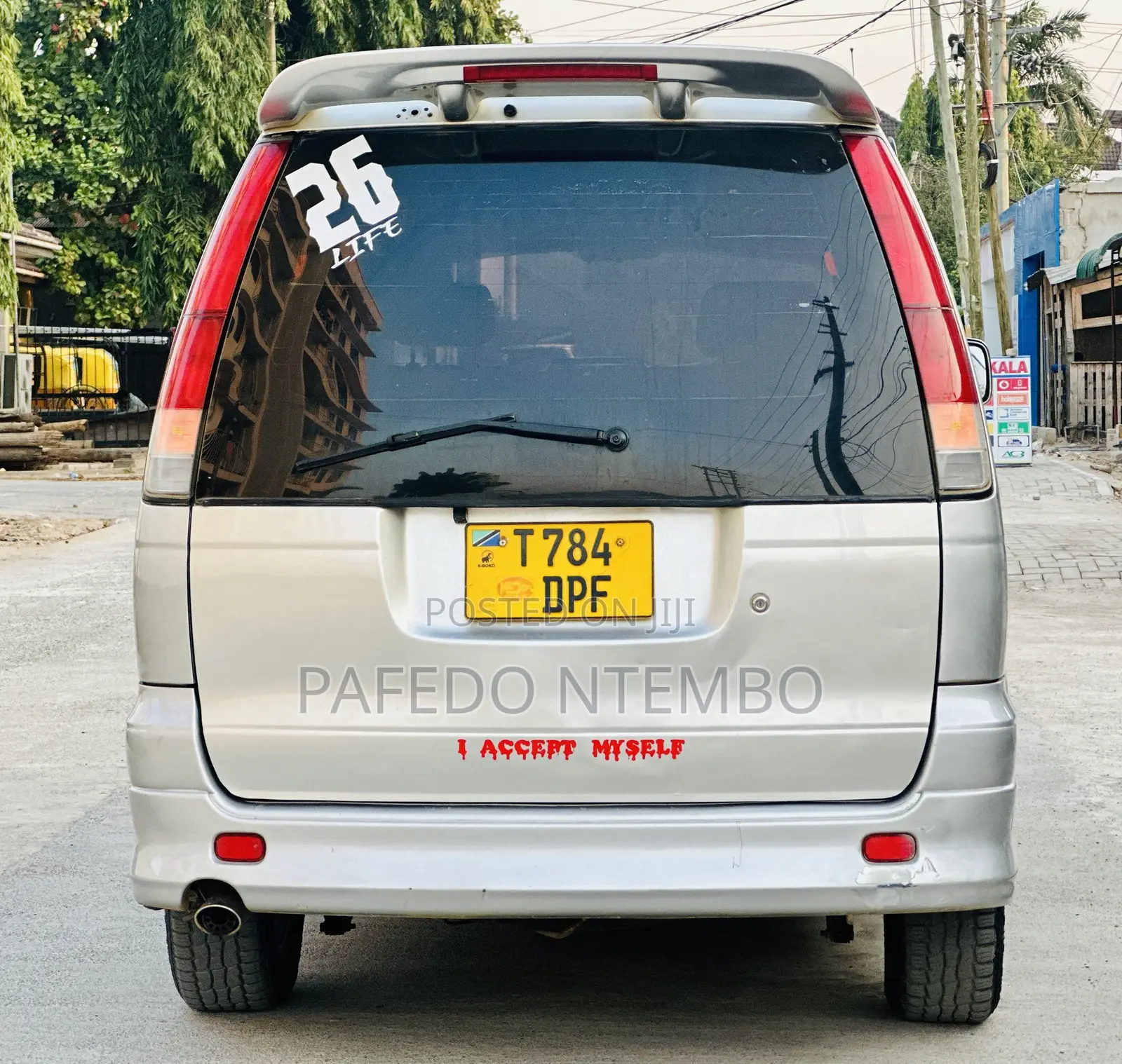 Toyota Noah 2003 Silver