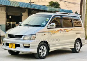 Toyota Noah 2003 Silver