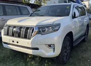 Toyota Land Cruiser Prado 2023 White