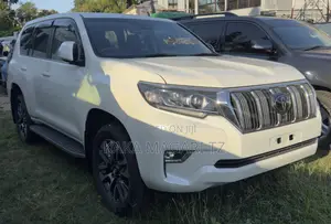 Toyota Land Cruiser Prado 2023 White