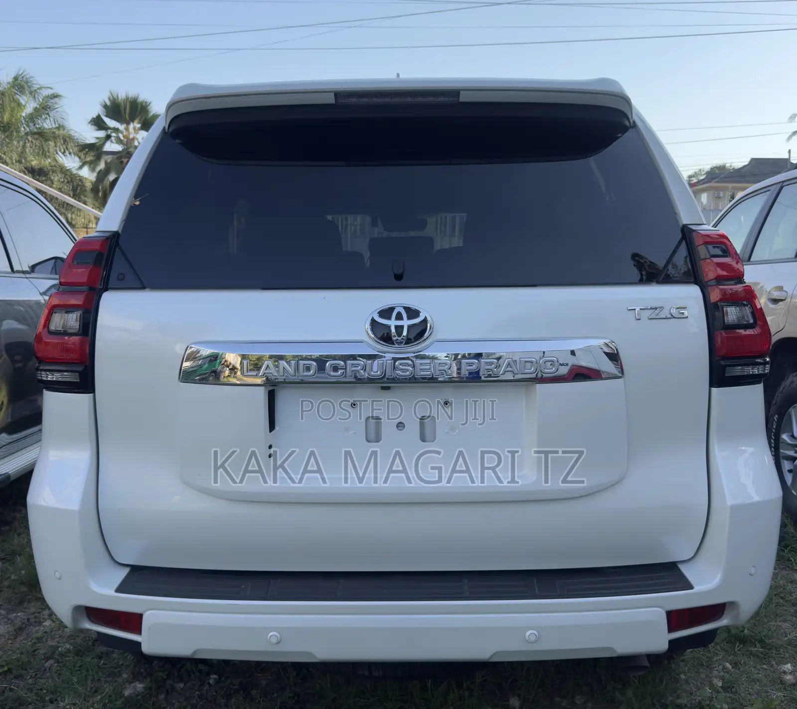 Toyota Land Cruiser Prado 2023 White