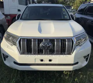 Toyota Land Cruiser Prado 2023 White