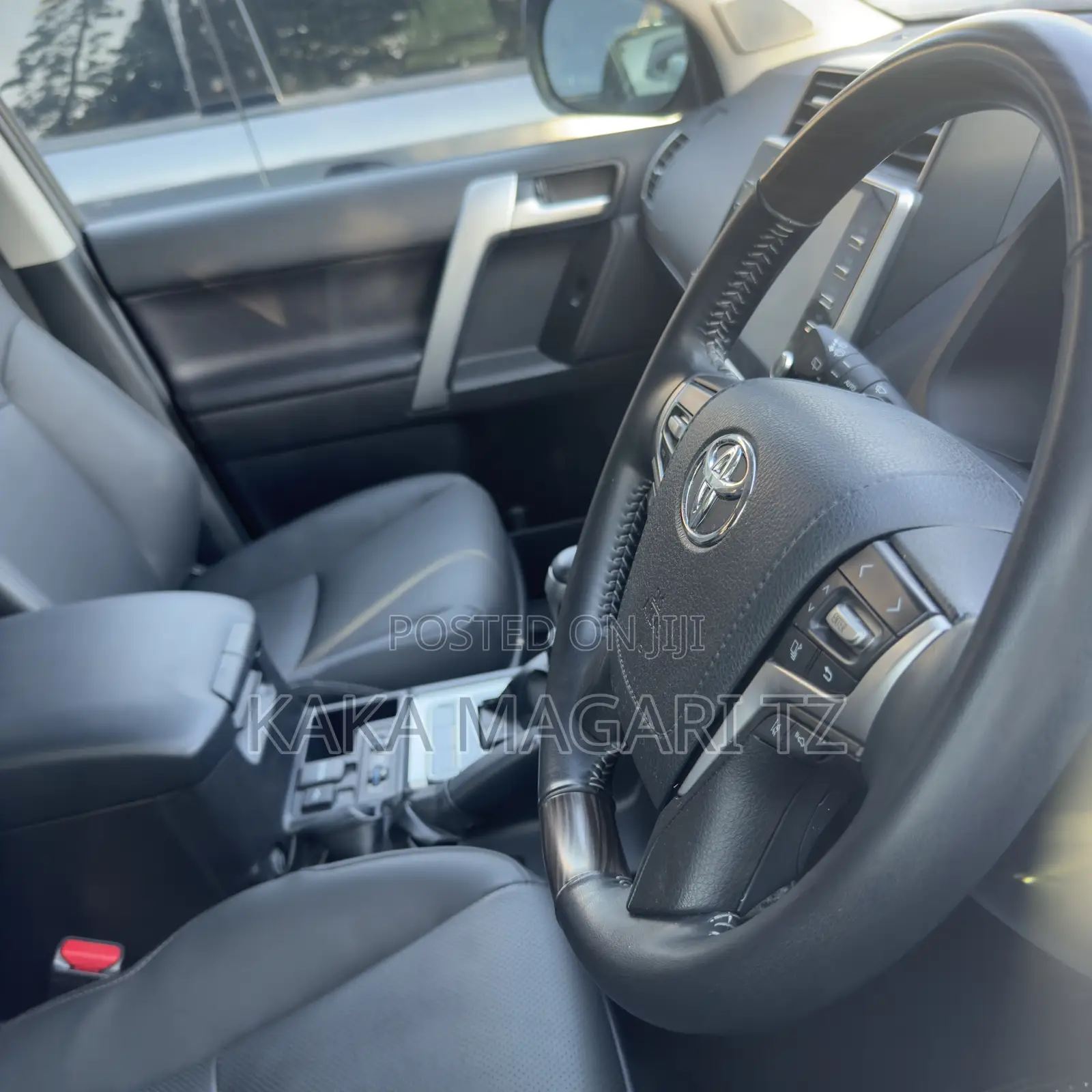 Toyota Land Cruiser Prado 2023 White
