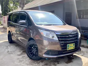 Toyota Noah 2014 Gray