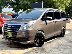 Toyota Noah 2014 Gray