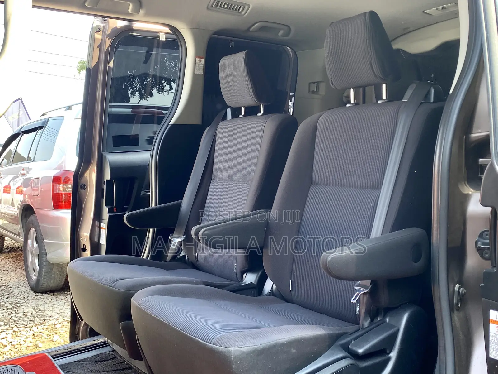 Toyota Noah 2014 Gray