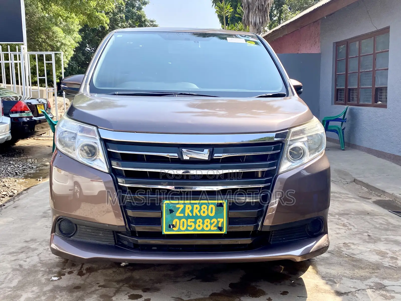Toyota Noah 2014 Gray