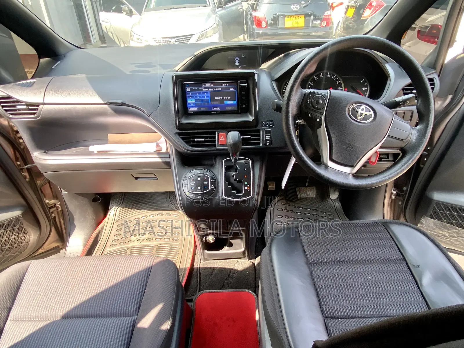 Toyota Noah 2014 Gray