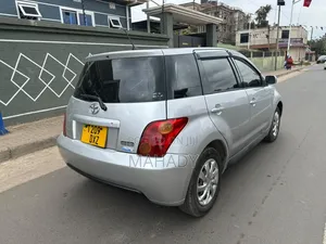 Toyota IST 2004 Silver