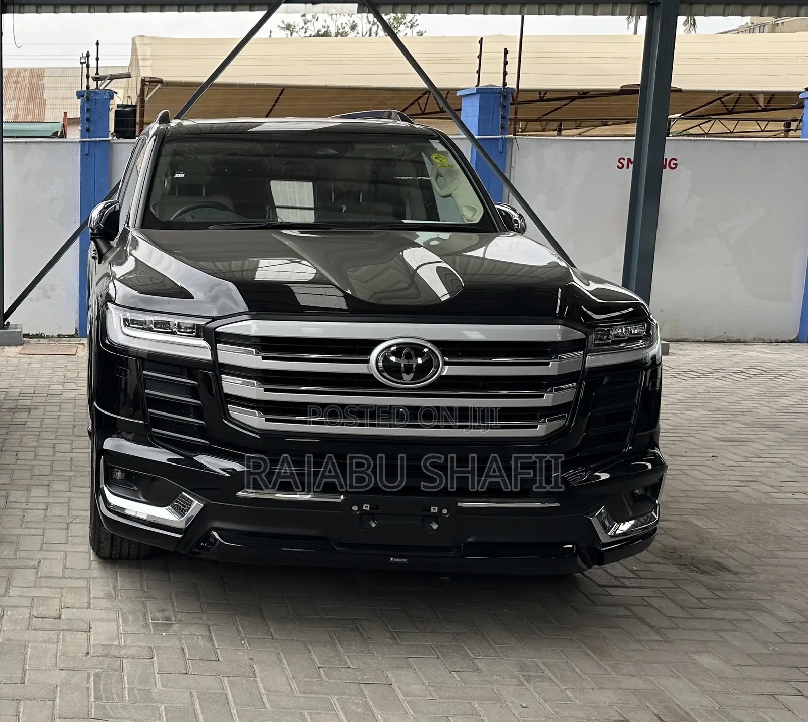 Toyota Land Cruiser LC300 2025 Black
