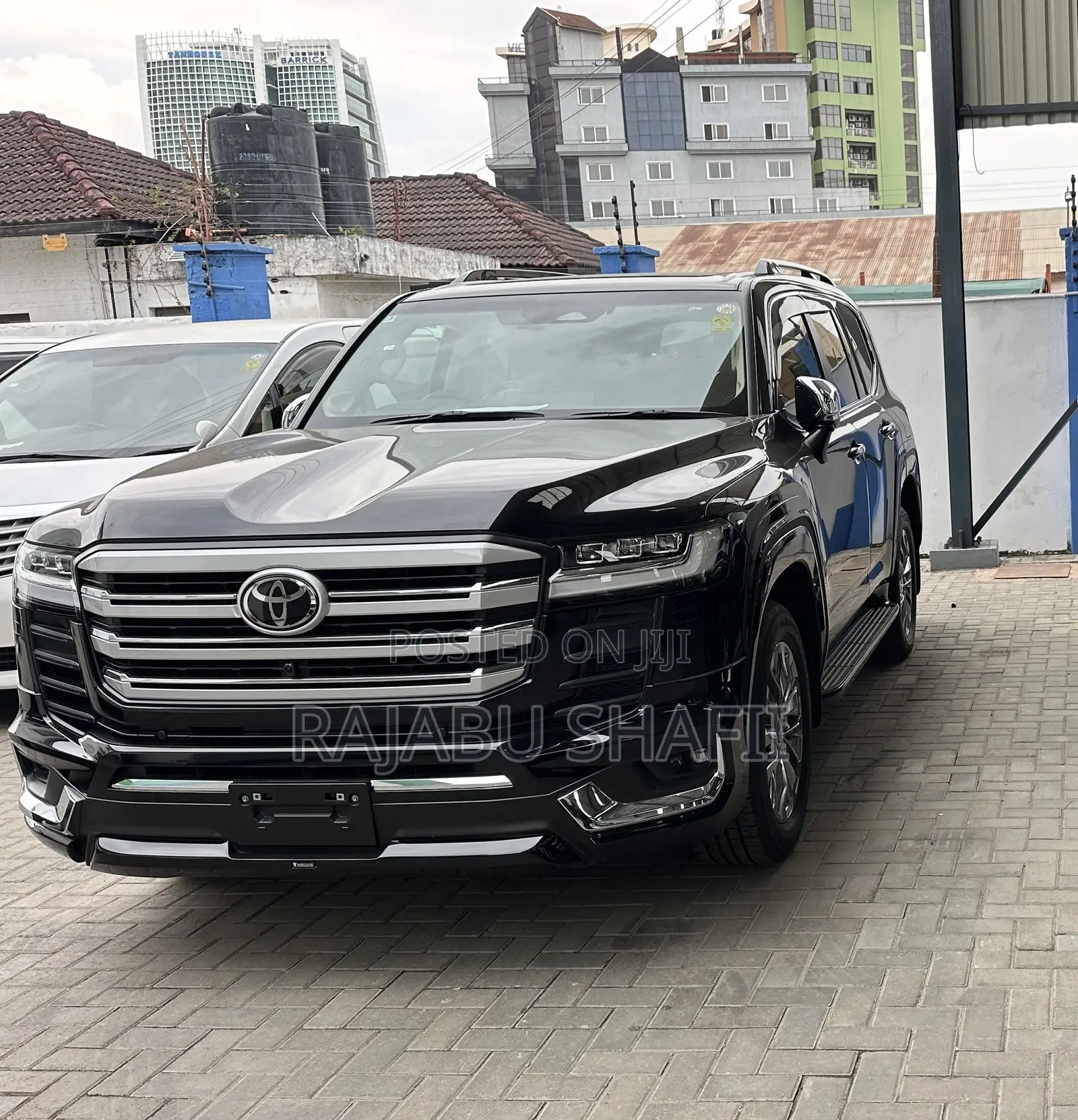 Toyota Land Cruiser LC300 2025 Black