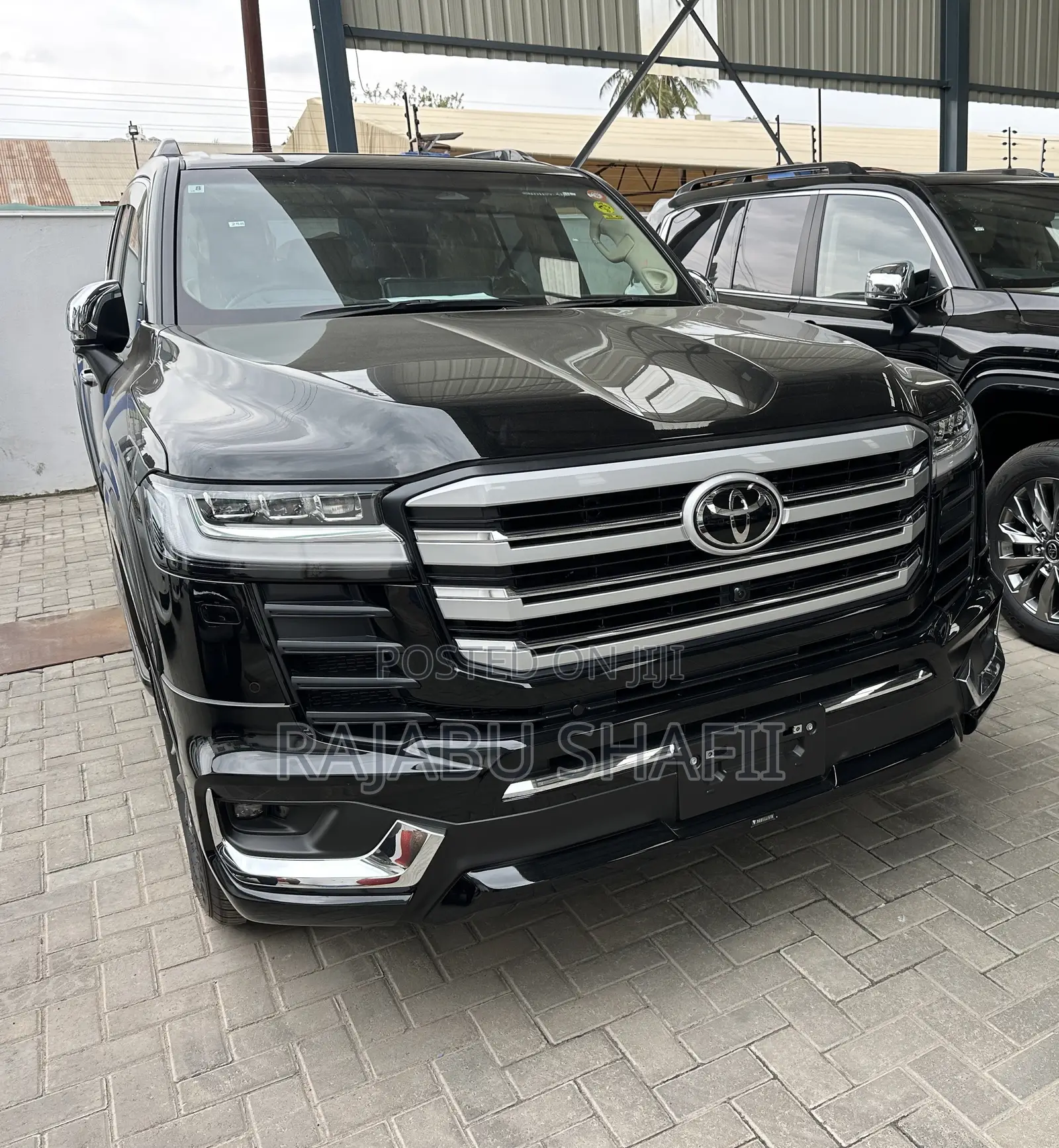Toyota Land Cruiser LC300 2025 Black