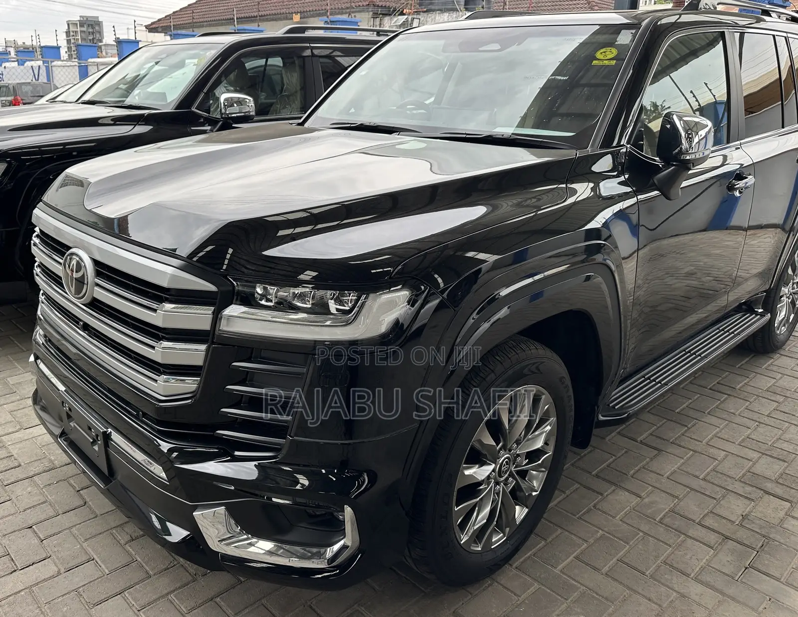 Toyota Land Cruiser LC300 2025 Black