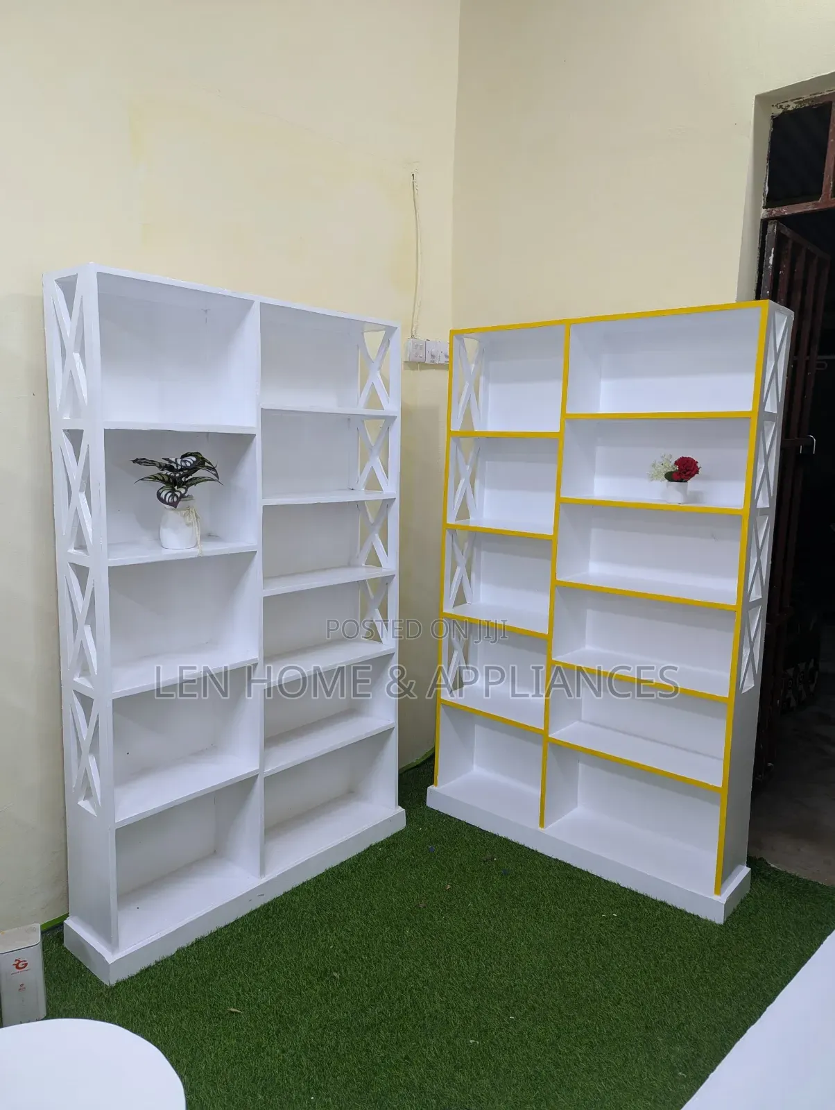 Shoe Rack Color White and Yellow
