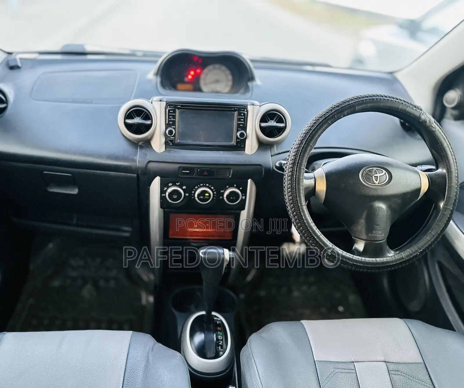 Toyota IST 2004 Silver