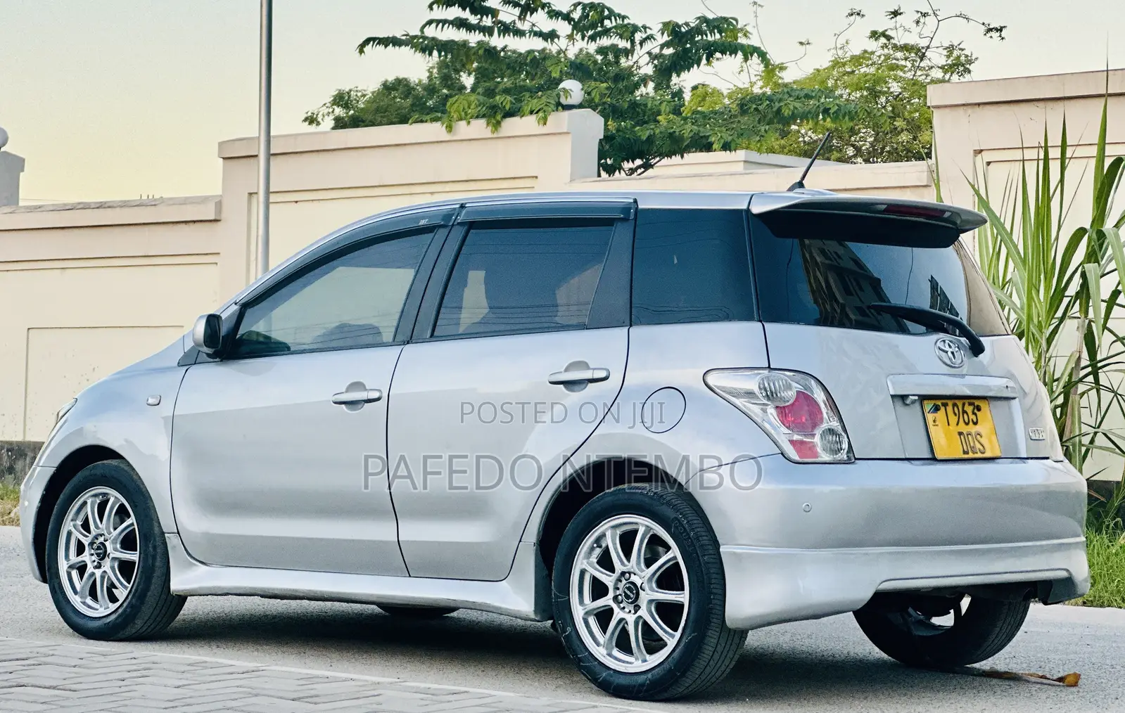 Toyota IST 2004 Silver