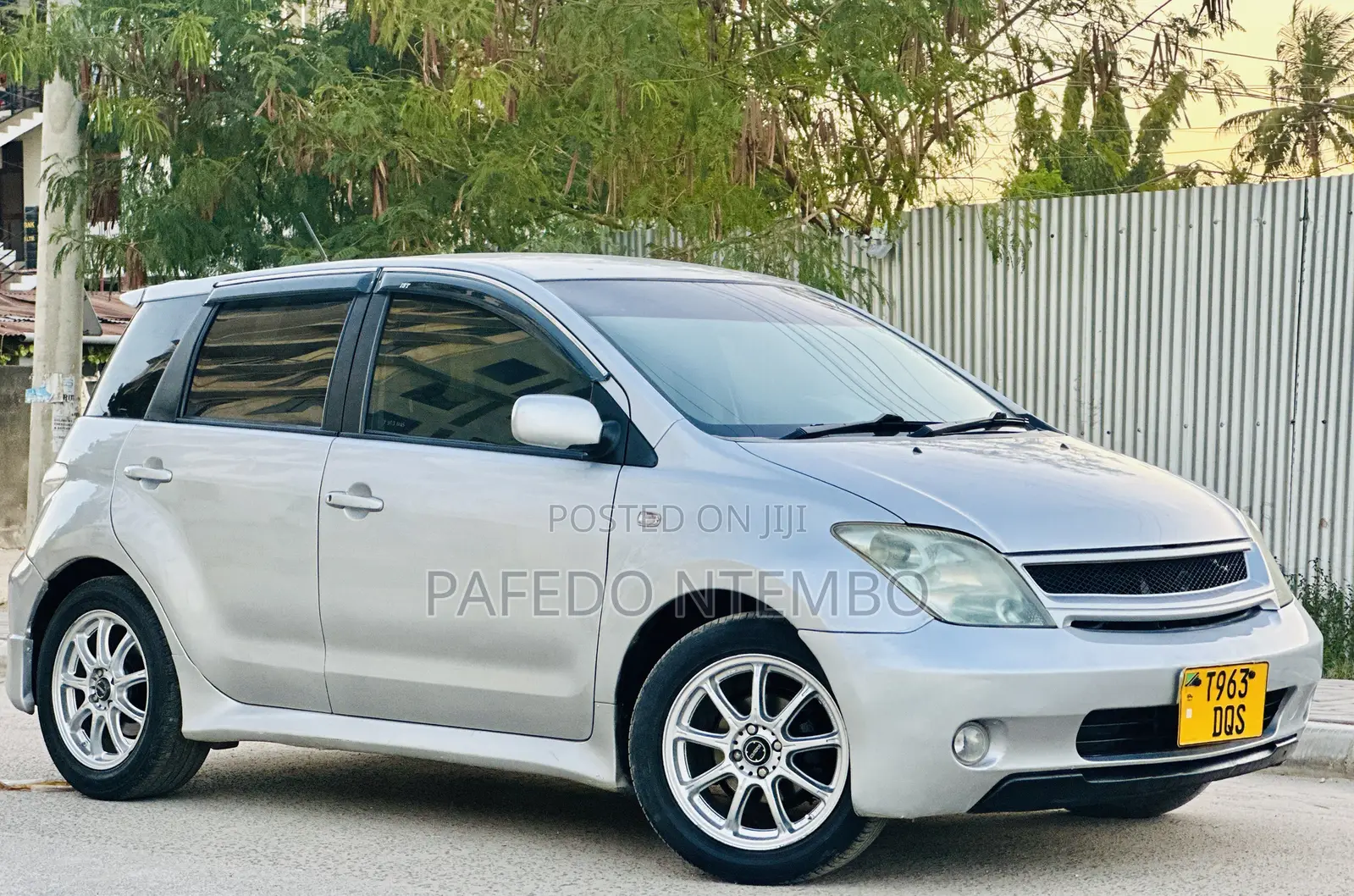 Toyota IST 2004 Silver