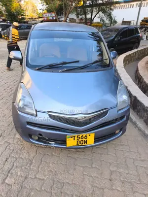 Toyota Ractis 2006 Silver