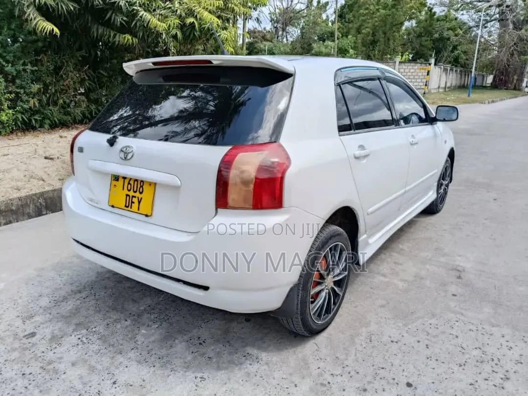 Toyota Corolla RunX 2005 White