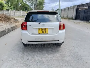 Toyota Corolla RunX 2005 White