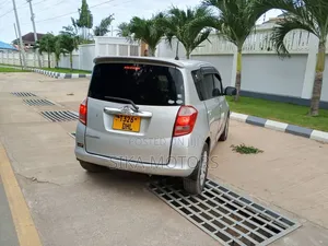 Toyota Ractis 2007 Silver