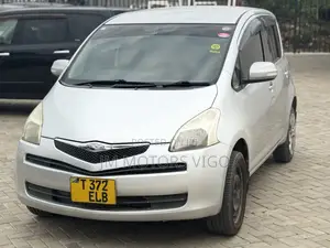 Toyota Ractis 2006 Silver