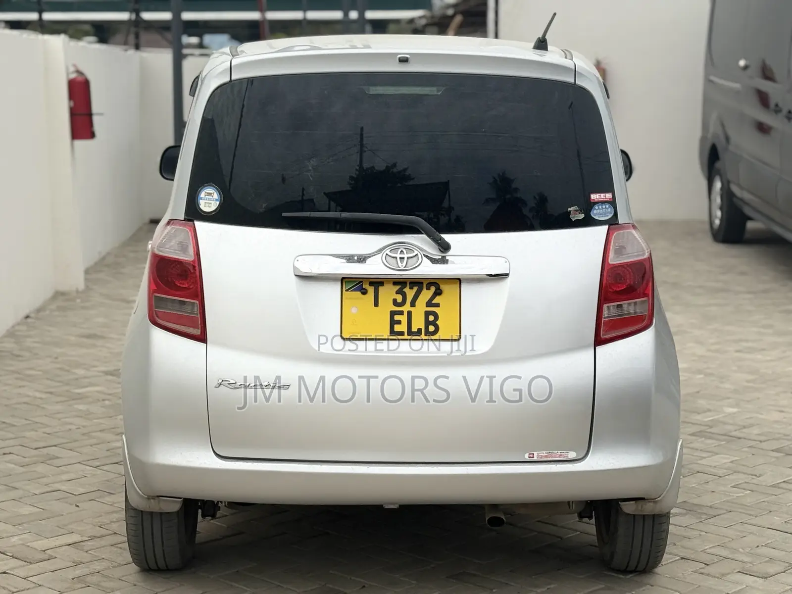Toyota Ractis 2006 Silver