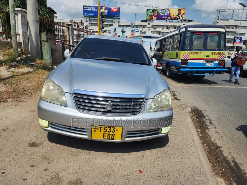 Toyota Crown 2006 Silver