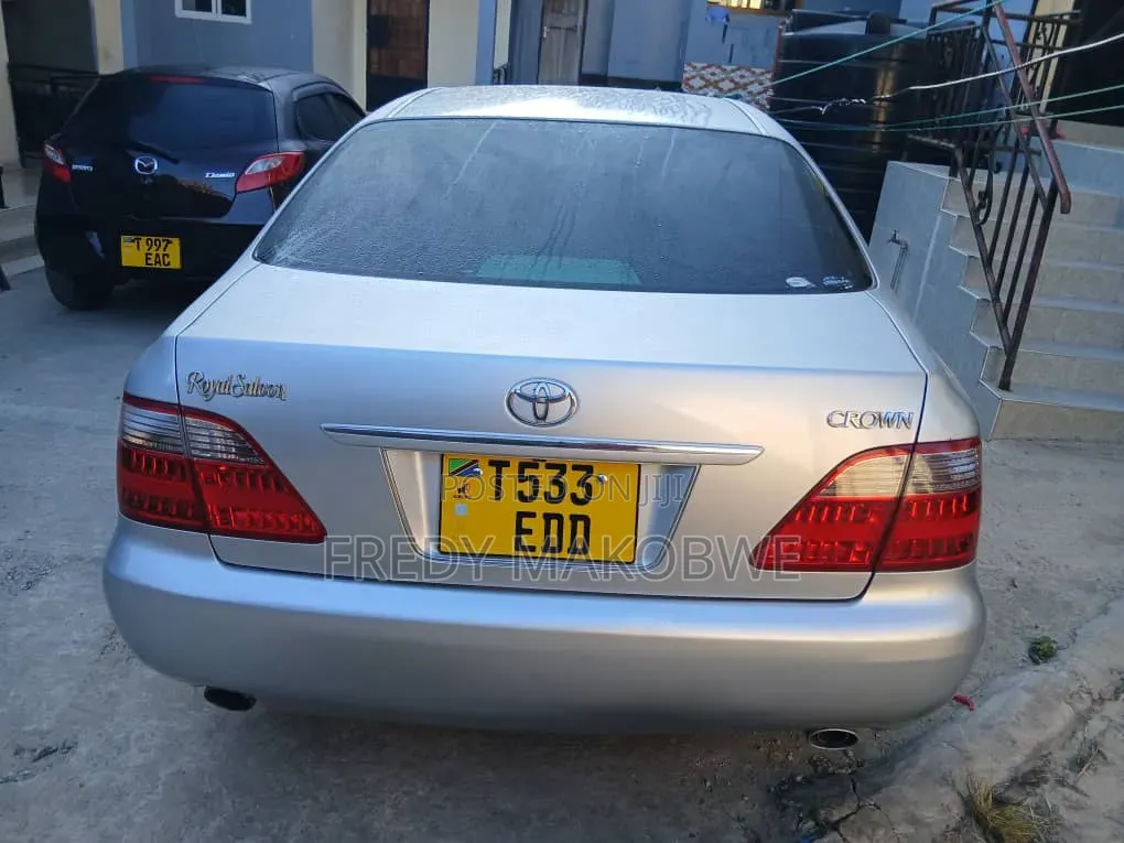 Toyota Crown 2006 Silver
