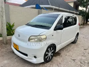 Toyota Porte 2005 White