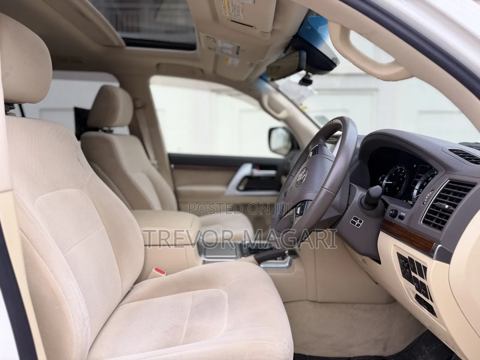 Toyota Land Cruiser 2016 White