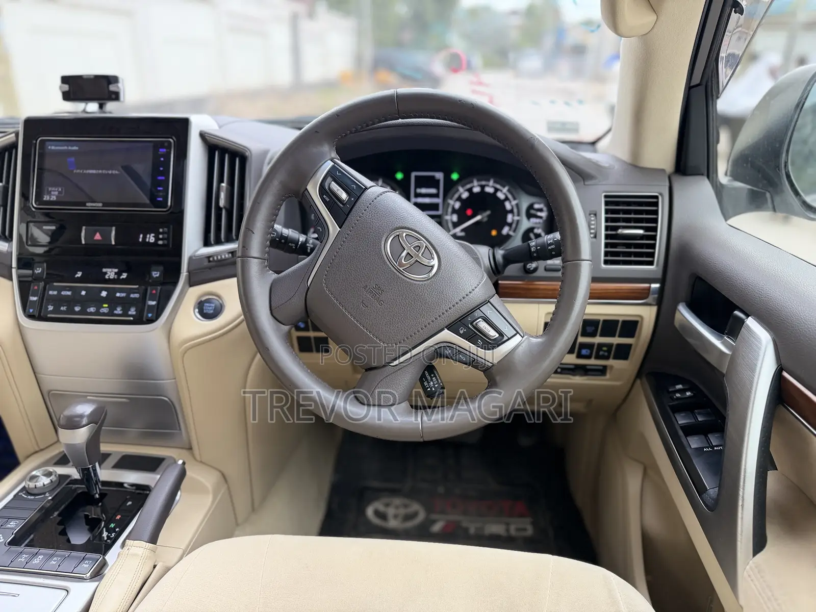 Toyota Land Cruiser 2016 White