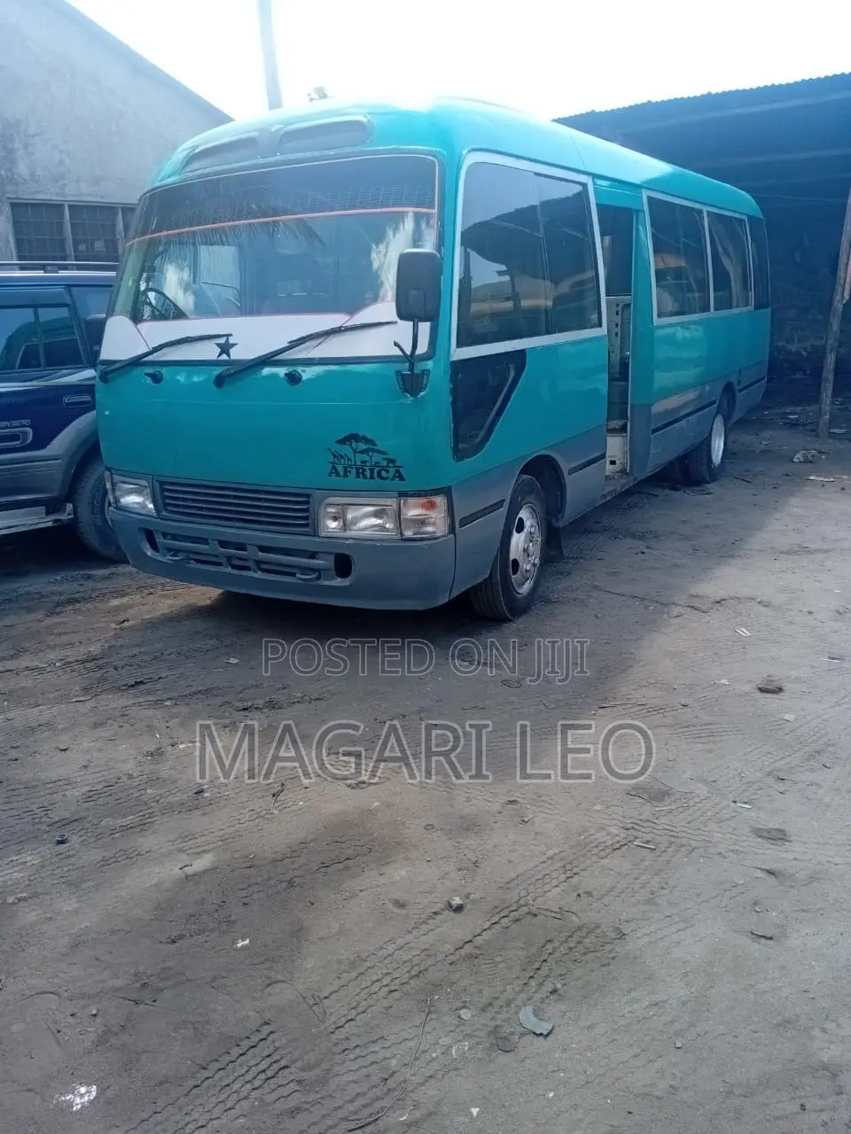 Toyota Coaster 2004 Blue