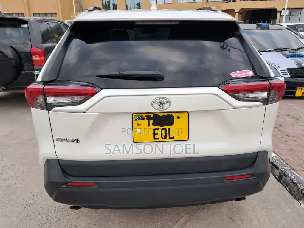 Toyota RAV4 2020 White