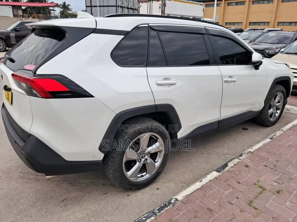 Toyota RAV4 2020 White