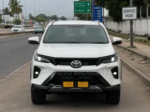 Toyota Fortuner 2024 White