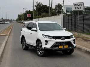 Toyota Fortuner 2024 White