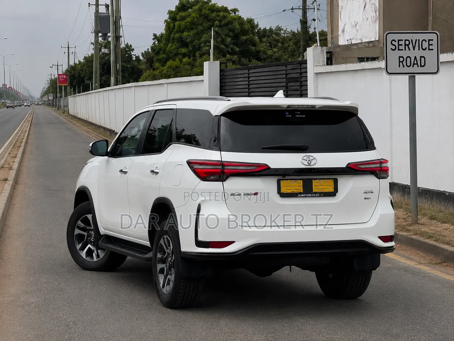 Toyota Fortuner 2024 White