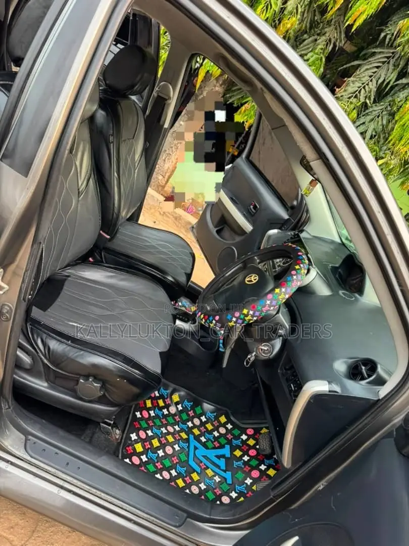 Toyota IST 2006 Gray