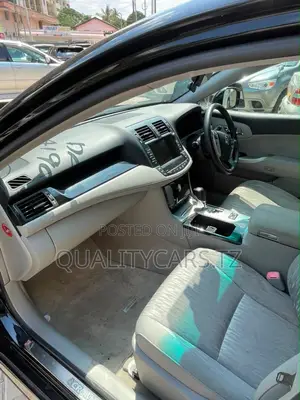 Toyota Crown 2010 Black