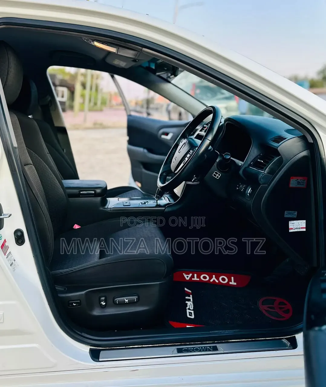 Toyota Crown 2010 White