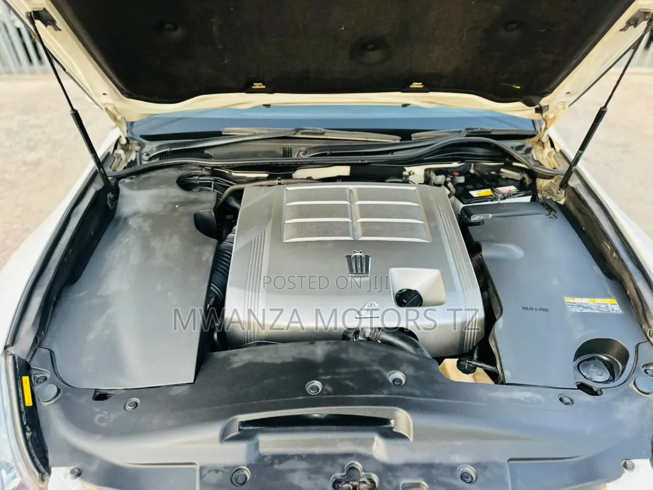 Toyota Crown 2010 White