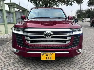 Toyota Land Cruiser 2013 Red