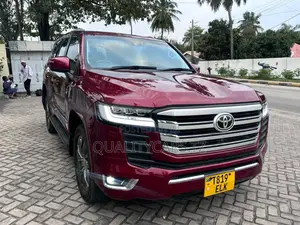 Toyota Land Cruiser 2013 Red