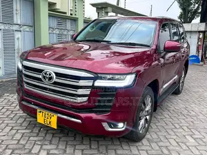 Toyota Land Cruiser 2013 Red